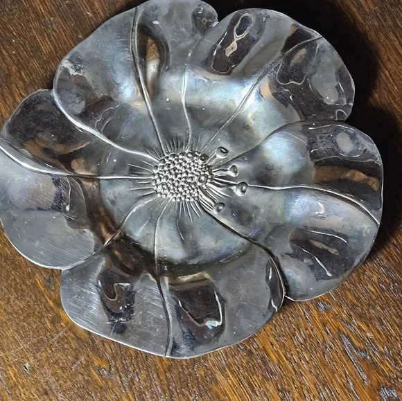 International Silver Co. Poppy flower plate. - Picture 5 of 8